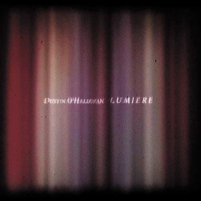 تکنوازی پیانو وهم آلود داستین اوهالورن در آلبوم « روشنایی »